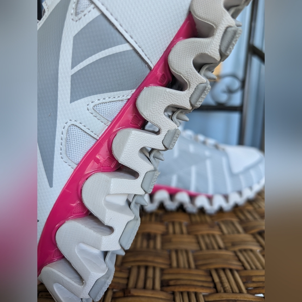 NWOT Reebok Trail Shoes - Picture 7 of 10